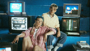 [AE预设+脚本] 300组复古胶片故障叠加效果摄像机视频无缝转场预设 Punch Hole Transitions Library