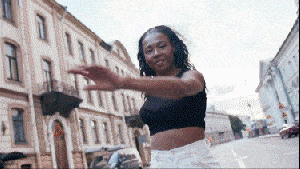 [AE预设+脚本] 300组复古胶片故障叠加效果摄像机视频无缝转场预设 Punch Hole Transitions Library